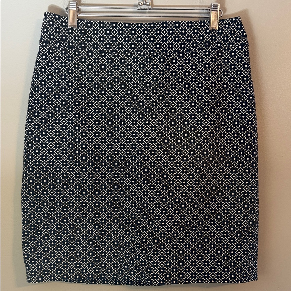 Ann Taylor Women's Black & White Geometric Print Line Pencil Skirt Size 8